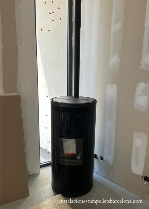 Estufa de pellets instalada en Barcelona